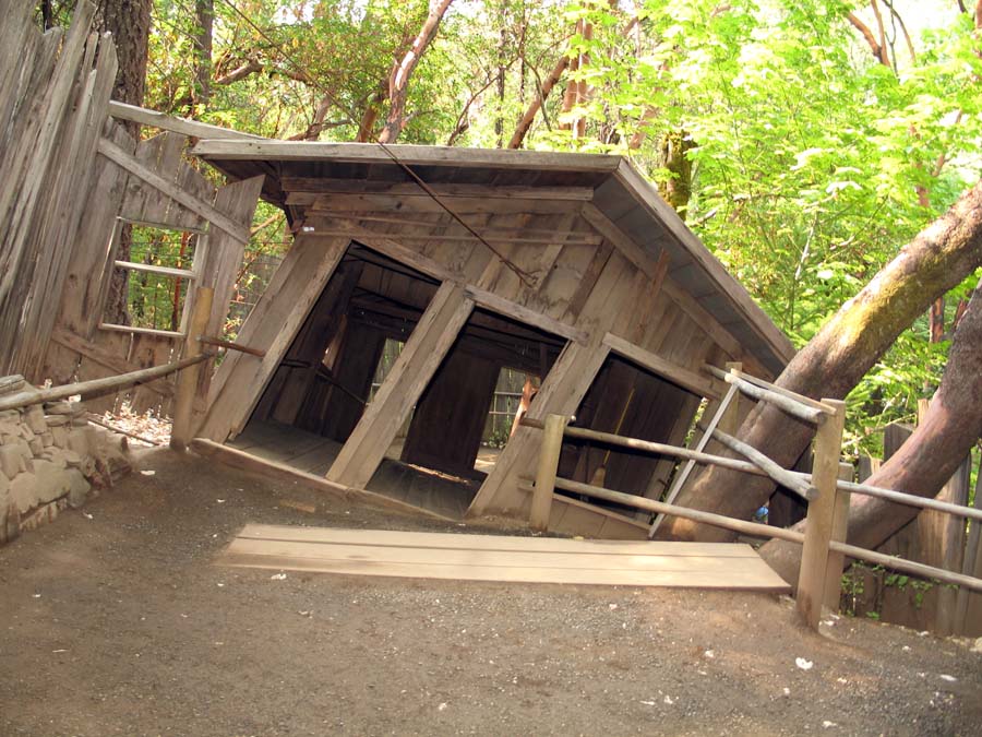 Oregon Vortex and House of Mystery Museum_OR_thumb Arthur Taussig