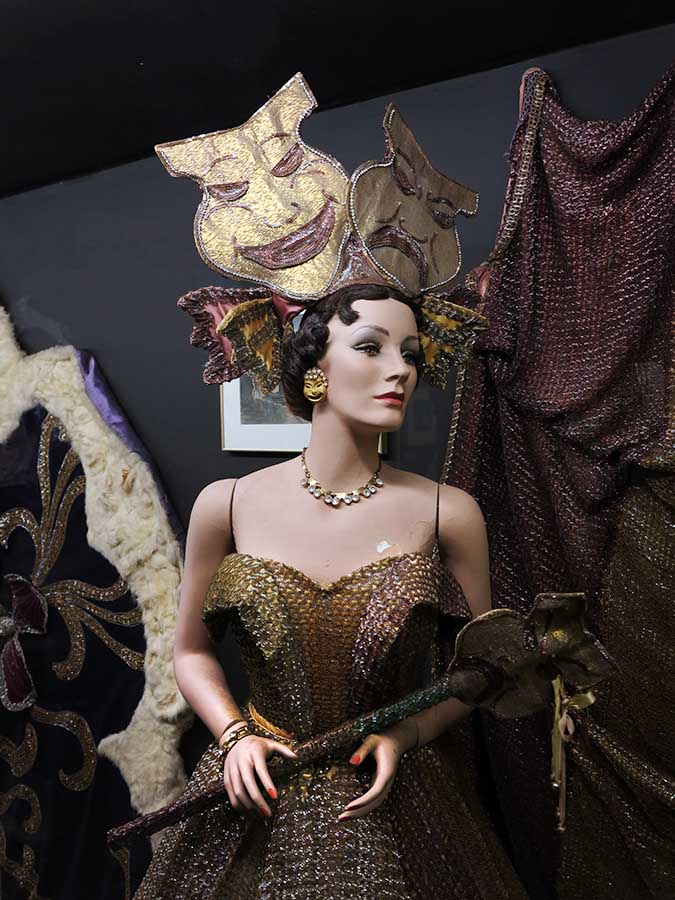 mardi gras museum new orleans hours